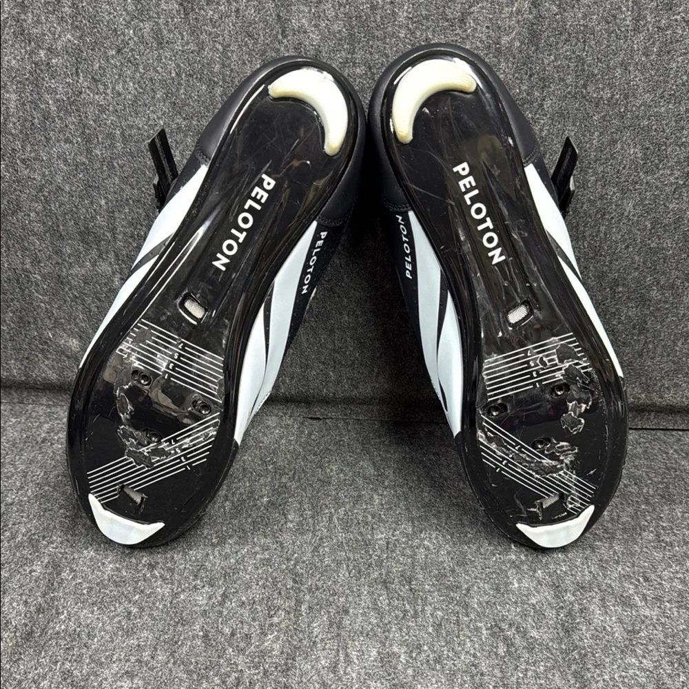 Peloton size 47 Men’s Black and Red Cycling Shoes - Picture 8 of 9